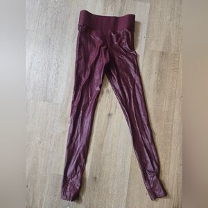 Carbon38 Burgundy Shiny Leggings